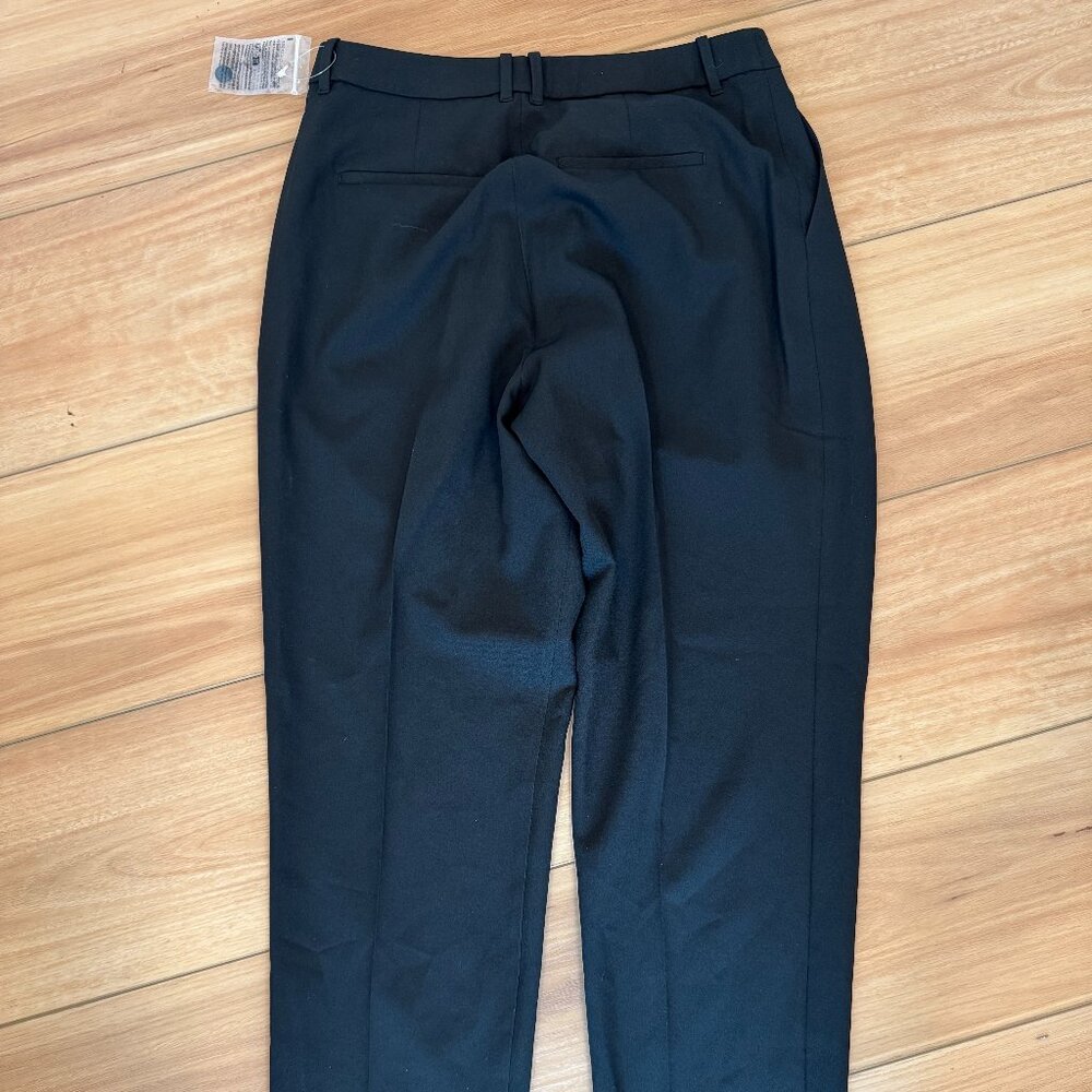Uniqlo Women's Black Miracle Air Pleated Pants NWT - Size LARGE